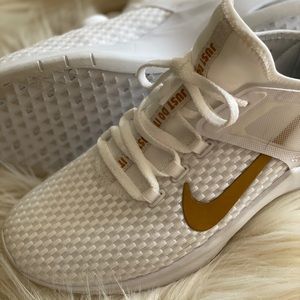 Women’s Nike Air Max Bella TR2 Sneakers